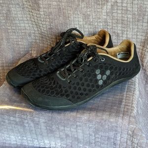 vivobarefoot stealth II womens 41/10.5 EUC